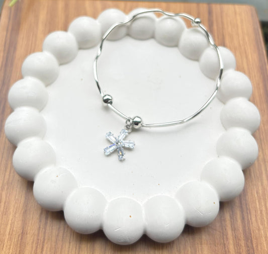 Snowflake charm adjustable Bracelet